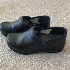 Black Dansko Professional shoes